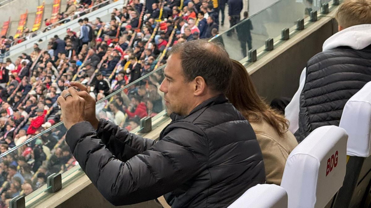 Fostul internațional al lui Liverpool a apărut la Dinamo – Craiova cu tricoul României pe umăr