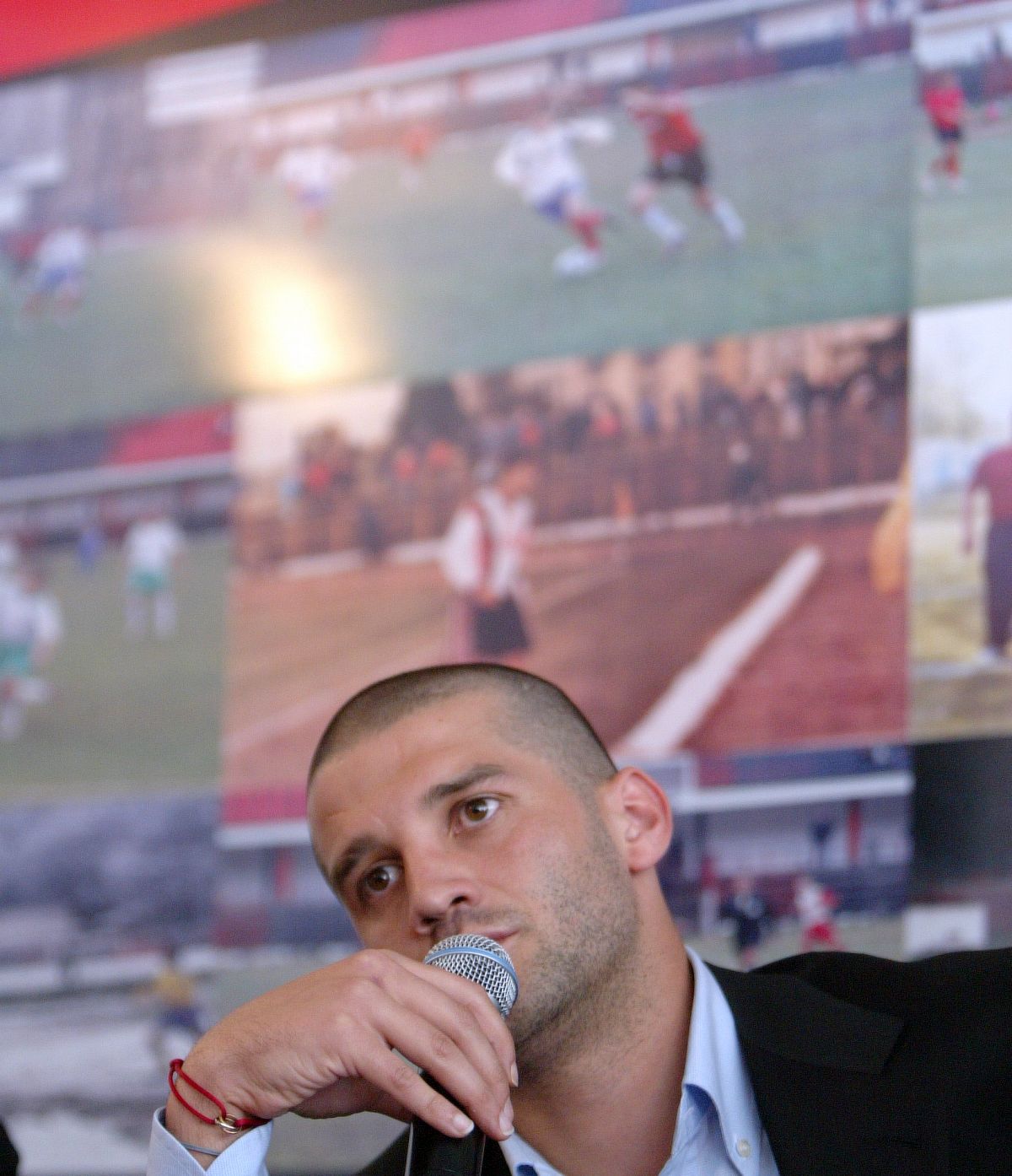 Cristi Chivu, inimă de reșițean » Imagini din 2010, de la dezvelirea bustului lui Mircea Chivu, regretatul său tată