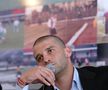 Cristi Chivu în 2010, la dezvelirea bustului tatălui său, la Reșița / Sursă foto: Arhivă Gazeta Sporturilor