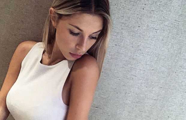 Incredibil: soția unui star de la Arsenal, prinsă cu o armă pe aeroport! Cum se apără femeia