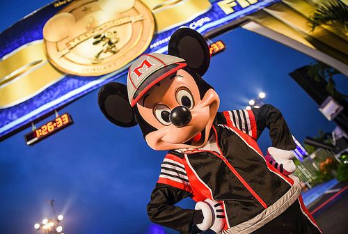 Mickey Mouse îl așteaptă pe Alex Mitriță la Disney Wold din Orlando