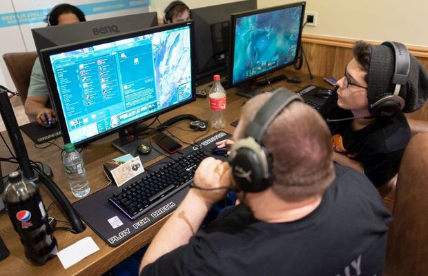 EA Sports va lansa 3 carduri speciale la lansarea FIFA 21