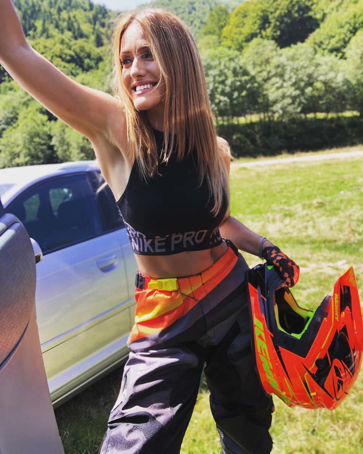 GALERIE FOTO Iuliana, cea mai spectaculoasă apariție la TV! Ce calitate ar trebui să aibă bărbat ideal: „Sunt greu de strunit”