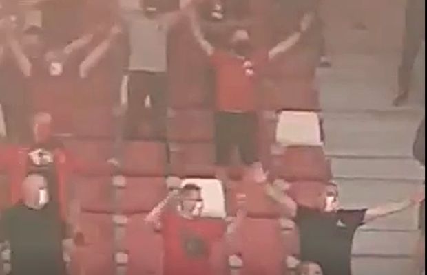 VIDEO EXCLUSIV Ultrașii celor de la UTA s-au strâns astăzi pe noul stadion din Arad și au protestat împotriva FRF