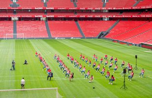 ATHLETIC BILBAO // VIDEO+FOTO Retragere tristă pentru Aritz Aduriz » Un San Mamés pustiu și colegii aplaudându-l de la distanță