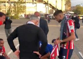 Yannick Carrasco, gest superb pentru un fan! Ce a făcut starul lui Atletico pentru un suporter rănit