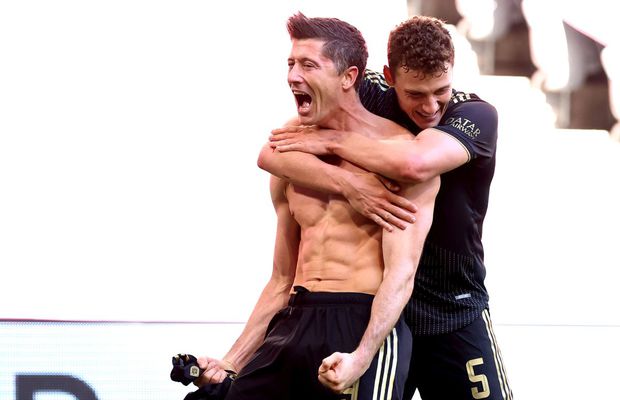 Bayern - Augsburg 5-2 » Robert Lewandowski a bătut recordul lui Muller de ziua mamei: „Nici n-am visat la așa ceva!”