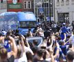 Fanii Craiovei s-au strâns în centru pentru a sărbători Cupa României! Show cu torțe făcut de olteni
