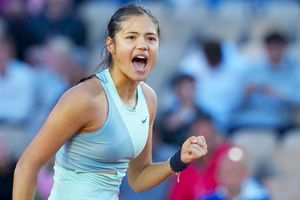 Emma Răducanu, revenire minunată în primul tur de la Roland Garros » Bianca Andreescu e calificată și ea în turul al doilea