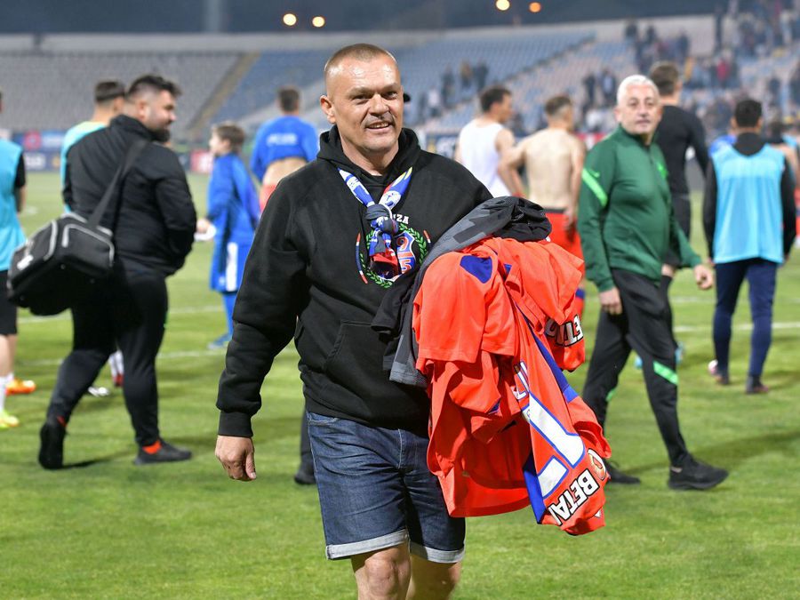 Ce nu s-a văzut la TV » Jucătorii de la FCSB, lăsați fără tricouri de Ghorghe Mustață