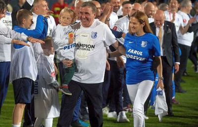 Hagi dă din casă: „Soția are noțiuni de fotbal, dar nu se bagă. Ar fi chiar culmea!” » Dezvăluie cum se relaxează acasă și ce va face în vacanța din Mallorca