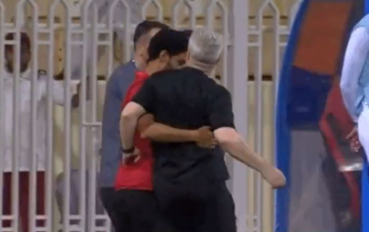 A fost nevoie de doi oameni să-l țină » Marius Șumudică, în centrul scandalului