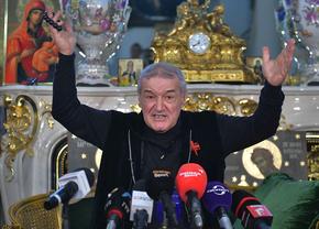 Debandadă maximă la FCSB! Jucătorii au protestat la pauză, când au văzut ordinele lui Becali: „De ce schimbăm? Mai bine jucăm la fel!”