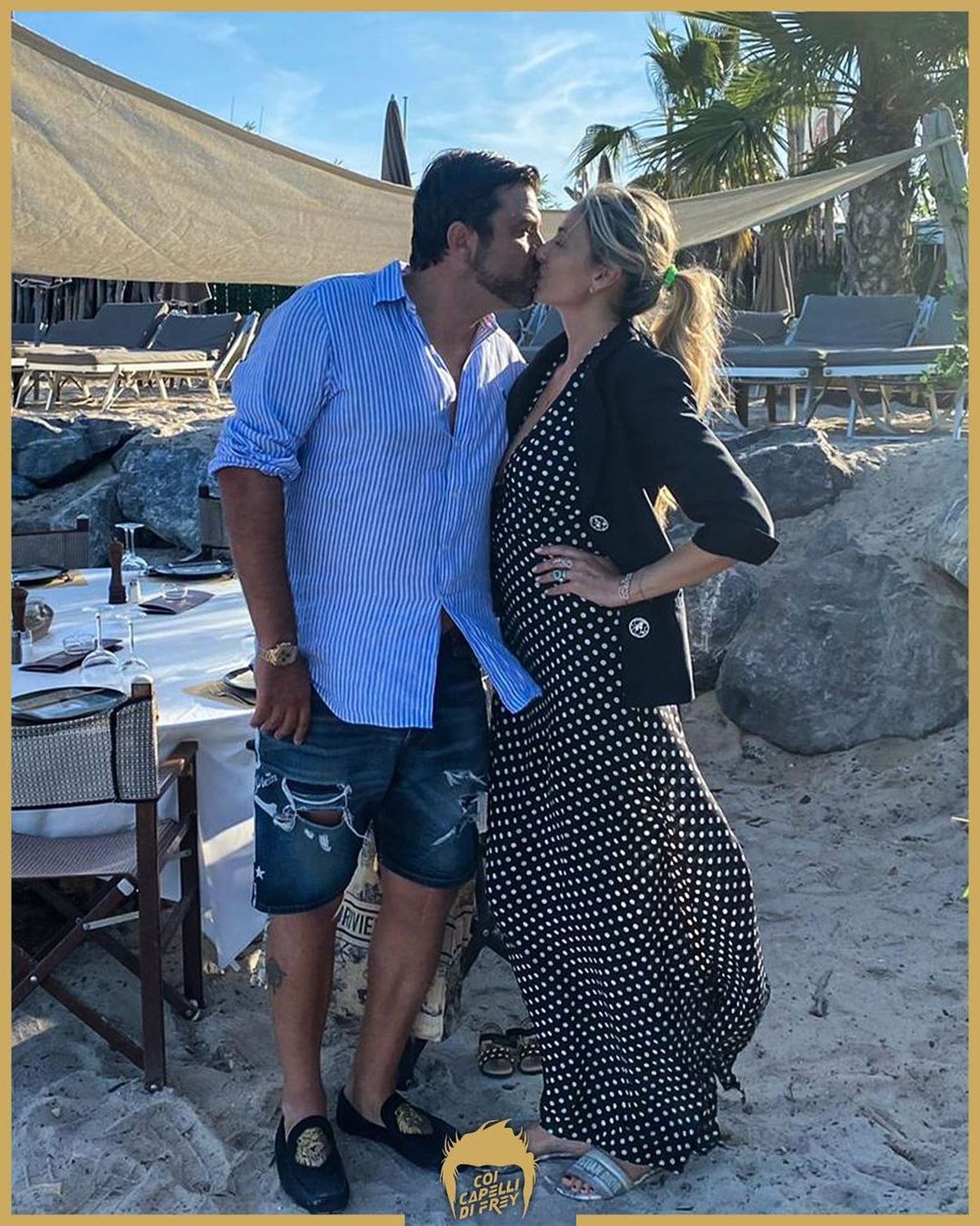 Acompaniat de superba sa soție româncă, fostul star francez a sosit în România. Face parte din lotul ce va înfrunta Generația de Aur în meciul de retragere