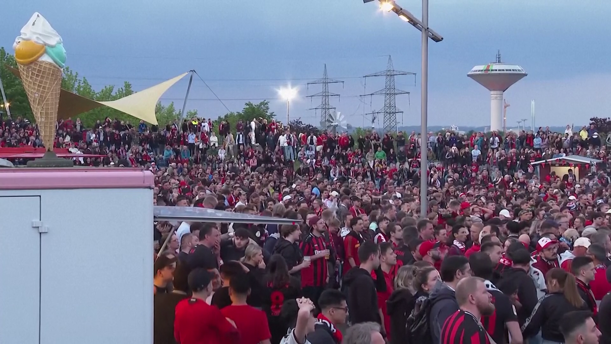 Bergamo versus Leverkusen » Imagini cu trăirile suporterilor din cele două orașe, în timpul finalei Europa League