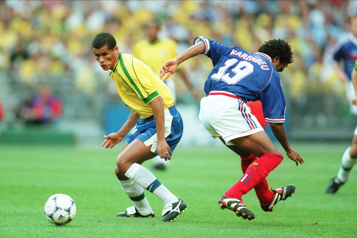 Îl mai recunoști pe Christian Karembeu? Spectacol la „Legends Charity Game