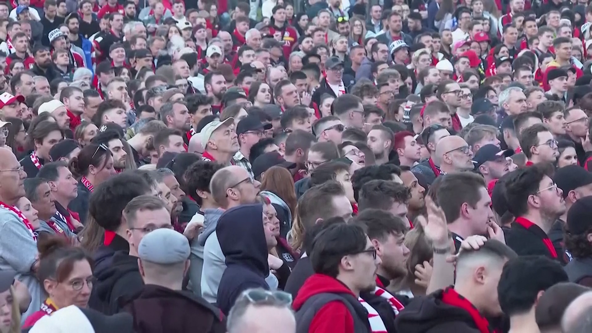 Bergamo versus Leverkusen » Imagini cu trăirile suporterilor din cele două orașe, în timpul finalei Europa League