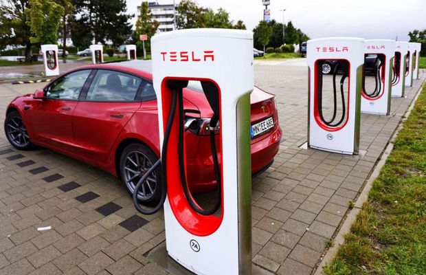 Vânzările au scăzut pentru Tesla în Europa » Cel mai mic volum înregistrat în ultimele 15 luni