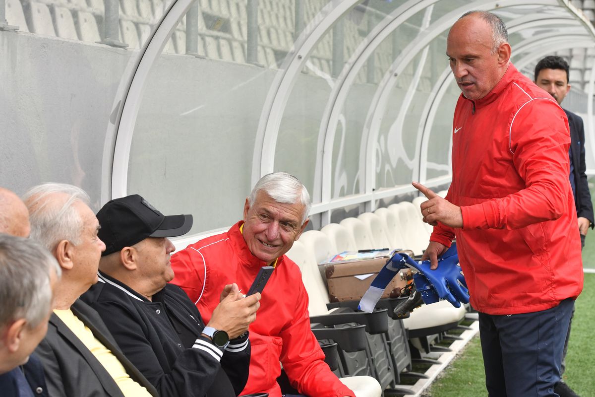 Trei apariții RARE în spațiul public, la antrenamentul de azi al „Generației de Aur” » Au făcut istorie pentru Steaua și Dinamo în anii '90