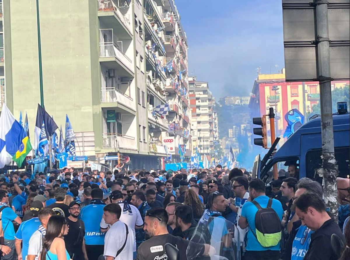 Napoli este campioana Italiei! NEBUNIE pe stadionul „Diego Armando Maradona” și în tot orașul