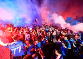Napoli este campioana Italiei! NEBUNIE pe Stadio Diego Armando Maradona și în tot orașul