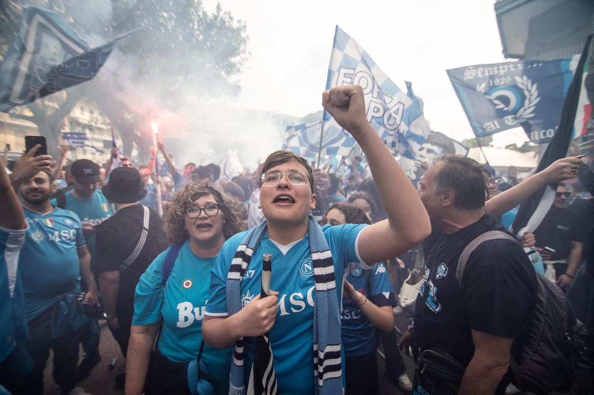 Napoli este campioana Italiei! NEBUNIE pe stadionul „Diego Armando Maradona” și în tot orașul