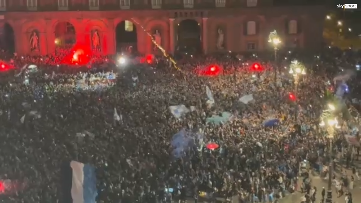 Napoli este campioana Italiei! NEBUNIE pe stadionul „Diego Armando Maradona” și în tot orașul