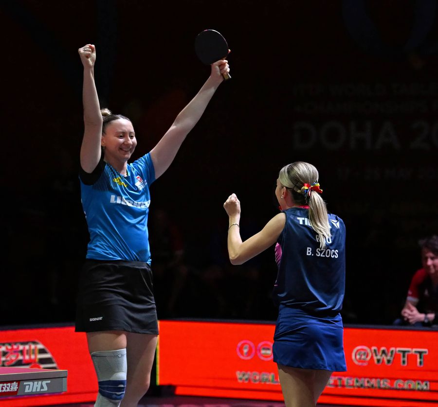 Sofia Polcanova și Bernadette Szocs/Foto: Imago Images Bernadette Szocs și Sofia Polcanova s-au calificat în semifinalele Campionatelor Mondiale de Tenis de Masă