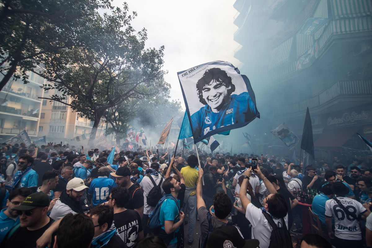 Napoli este campioana Italiei! NEBUNIE pe stadionul „Diego Armando Maradona” și în tot orașul