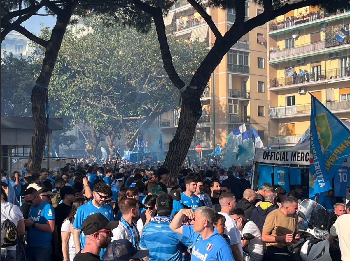 Napoli este campioana Italiei! NEBUNIE pe stadionul „Diego Armando Maradona” și în tot orașul