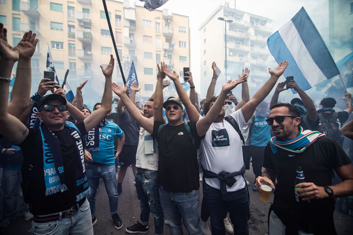 Napoli este campioana Italiei! NEBUNIE pe stadionul „Diego Armando Maradona” și în tot orașul