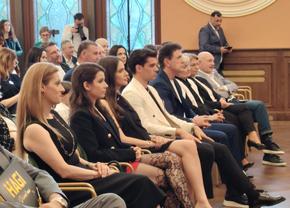 Gheorghe Hagi și-a lansat cartea autobiografică la Constanța: „Am vrut să arăt tot ce pot și că nimic nu este imposibil” » Ianis și Elena au fost prezenți la eveniment