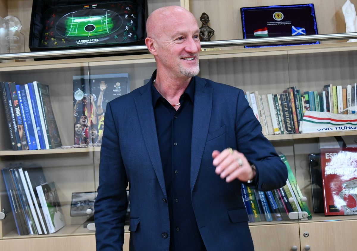 Marco Rossi, selecționerul Ungariei, interviu de la Budapesta » Enciclopedie! Cunoștințe formidabile din fotbalul românesc: „El e top, top, top! Un bun prieten” + Cum i-a descris pe Il Luce și pe Hagi: „Imediat după Maradona”