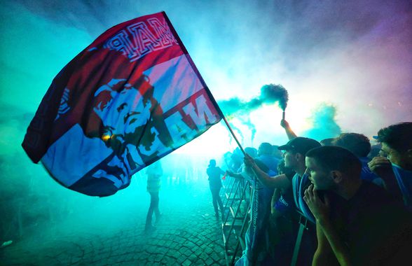 Imagini senzaționale de la Napoli » NEBUNIE în oraș în ziua în care clubul a luat al patrulea titlu din istorie