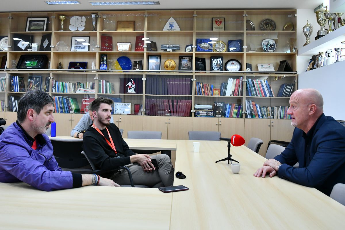 Marco Rossi, selecționerul Ungariei, interviu de la Budapesta » Enciclopedie! Cunoștințe formidabile din fotbalul românesc: „El e top, top, top! Un bun prieten” + Cum i-a descris pe Il Luce și pe Hagi: „Imediat după Maradona”