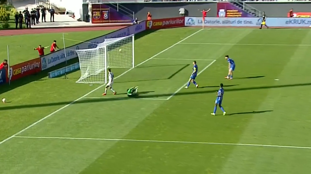 Confuzie totală la Chindia - Farul » Analiză VAR de 7 minute la gol, Bîrsan a fost chemat la monitor! Cum explică Marius Avram