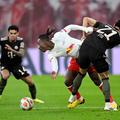 Yan Diomande (în tricou alb), dorit de Liverpool // FOTO Getty Images