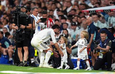 La ultimul meci pe Bernabeu, Carvajal a emoționat publicul până la lacrimi: „Real Madrid este viața mea”