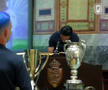 Nicușor Bancu a apărut cu părul albastru la ceremonia de la Primărie // Captură FOTO Facebook @Universitatea Craiova