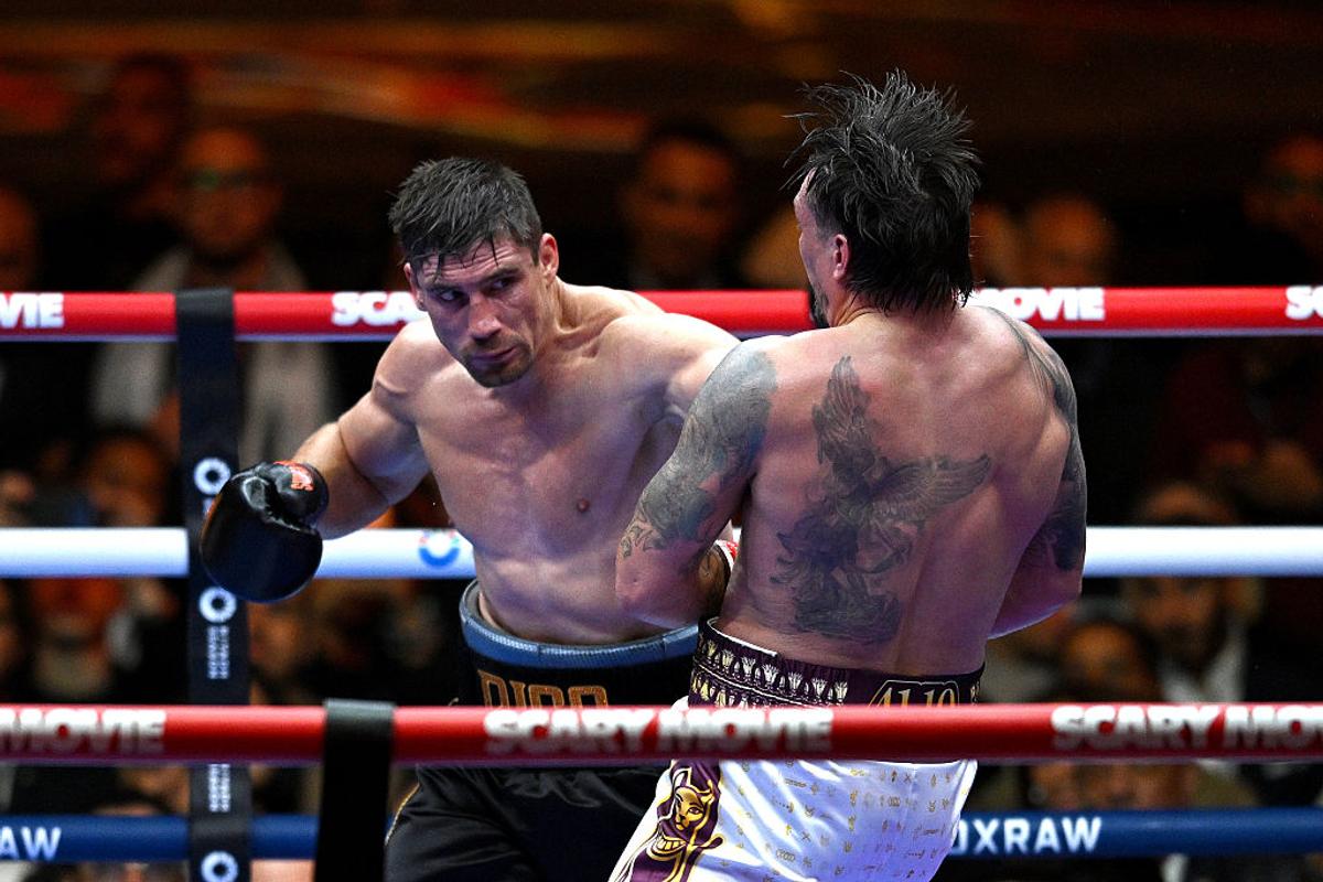 Oleksandr Usyk vs. Rico Verhoeven