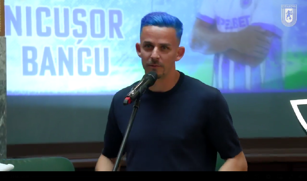 Nicușor Bancu a apărut cu părul albastru la ceremonia de la Primărie