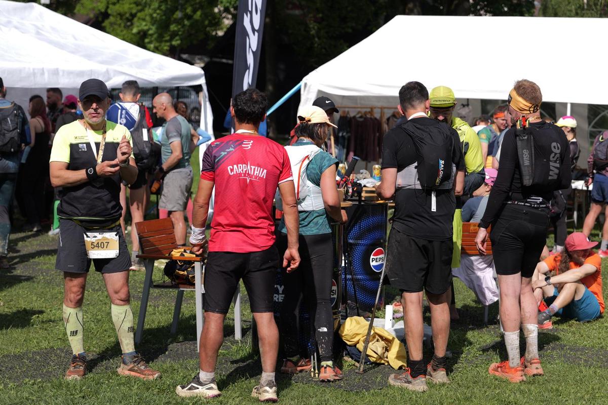 Impresiile sportivilor care au încheiat ultramaratonul „Transylvania 100” : „Nu am mai văzut atât de greu”