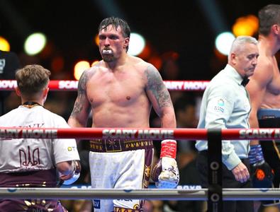 Lupta anului dintre Oleksandr Usyk și Rico Verhoeven s-a încheiat în runda cu numărul 11, după o decizie contestată a arbitrului