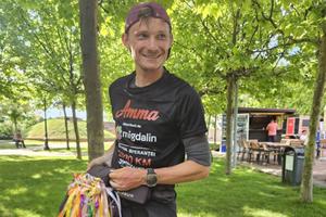 Adrian Șovea, lovit de o mașină în timpul cursei caritabile de 2.800 km » Ultramaratonistul a ajuns la spital cu fracturi multiple