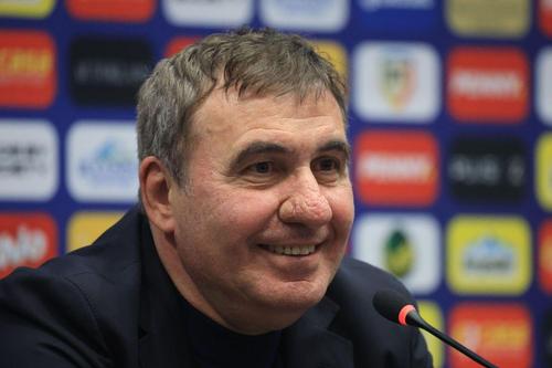 Hagi schimbă din temelii apărarea echipei naționale a României. Foto: Ionuț Iordache, GSP
