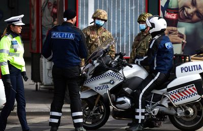 Poliția Română i-a dat permisul înapoi fiindcă a scris 4 cuvinte pe procesul verbal! Tribunalul i-a dat dreptate