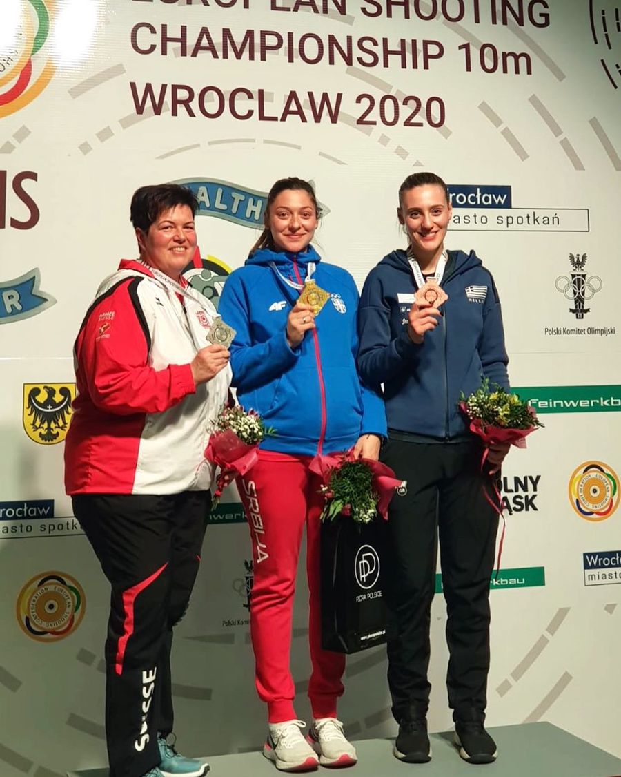 Bobana Velickovic, în mijloc FOTO: instagram.com/bobana.velickovic