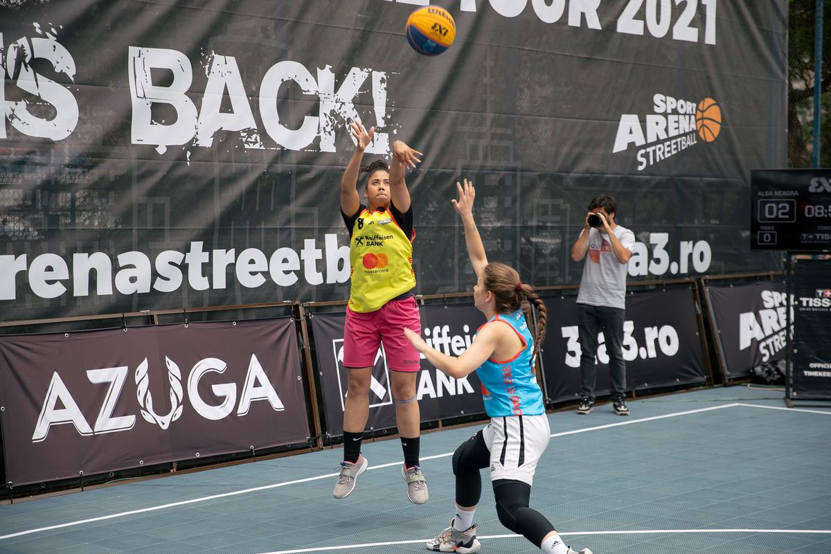 A făcut show sub panou » Benny Adegbuyi a jucat baschet 3x3 la Sport Arena Streetball