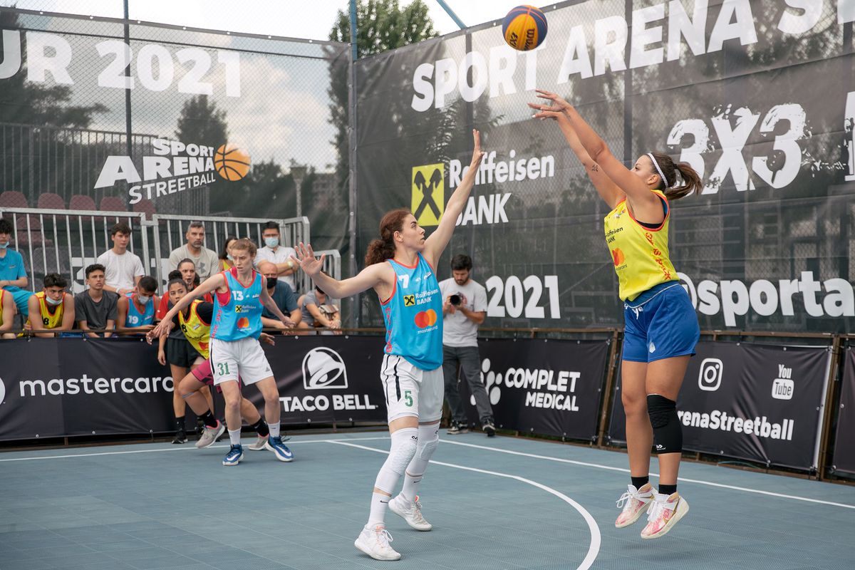 A făcut show sub panou » Benny Adegbuyi a jucat baschet 3x3 la Sport Arena Streetball