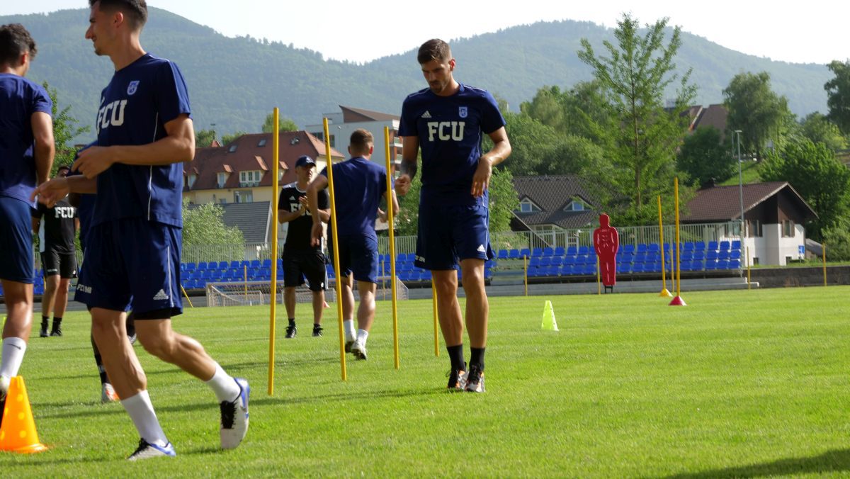 Ultimul transfer reușit de FCU Craiova 1948 a făcut primul antrenament cu echipa + Adrian Mititelu jr a ajuns în cantonament